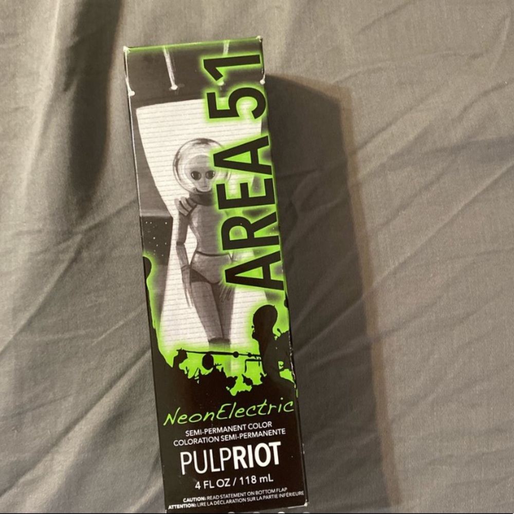 Pulp riot Area 51 hair dye semi permanent